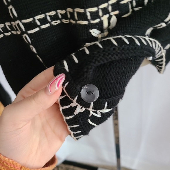 Talbots Womens small Black/White Flower Cardigan - Picture 5 of 7